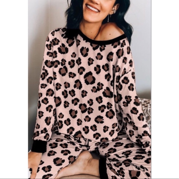 ✨pink leopard pajama set - Picture 2 of 4